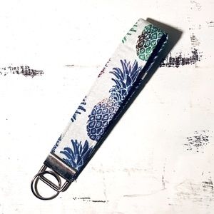 Keychain KeyFob Rainbow Pineapple